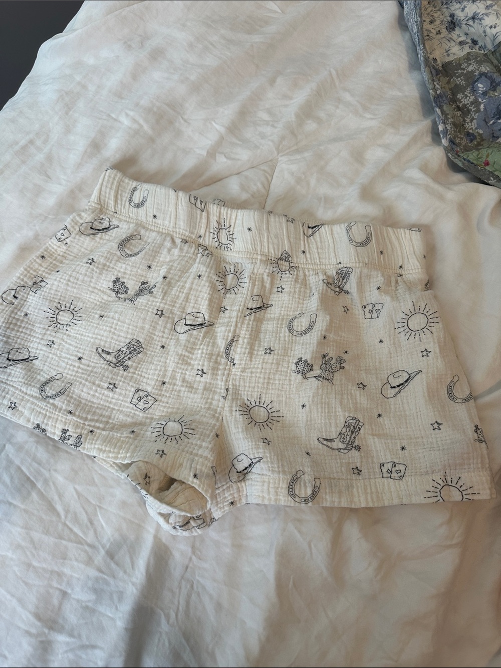 American Eagle Outfitters Cream Cotton Athletic Shorts with Black Western Print